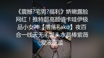 金色头发女神几乎无法适应那个巨大的粗黑肉棒