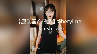 【新片速遞】   白丝伪娘 快来舔妈咪的骚臭屁眼 表面看是纯情女制服短裙下挂着两颗饱满蛋蛋 大肉棒夹紧摩擦着大腿滚烫的精液射在大腿上