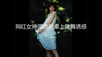 憨憨老公会活儿多：我帮你舔呀。女：嗯嗯啊啊~痒痒，好舒服，表情耐看，真淫荡~这样的老婆太爽了，又色又乖！