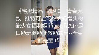   两个韵味50多岁半老徐娘臊起来谁能顶得住,专门找个年轻小伙才伺候,还装嫩