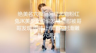 婚纱影楼化妆师给新娘子化妆,摄像的老哥在旁边拍到了新娘子胸罩里的秘密